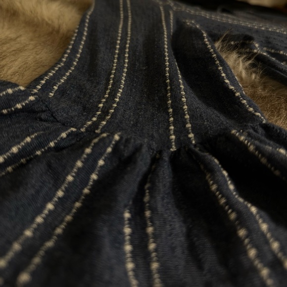 W5 Bell Sleeve Southern Chic Boutique Top (Size M) - Picture 9 of 10